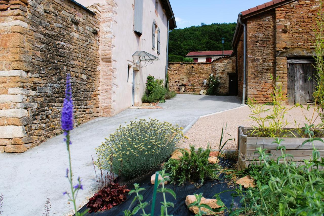Le Clos Des Pierres Rouges Burgy Zewnętrze zdjęcie